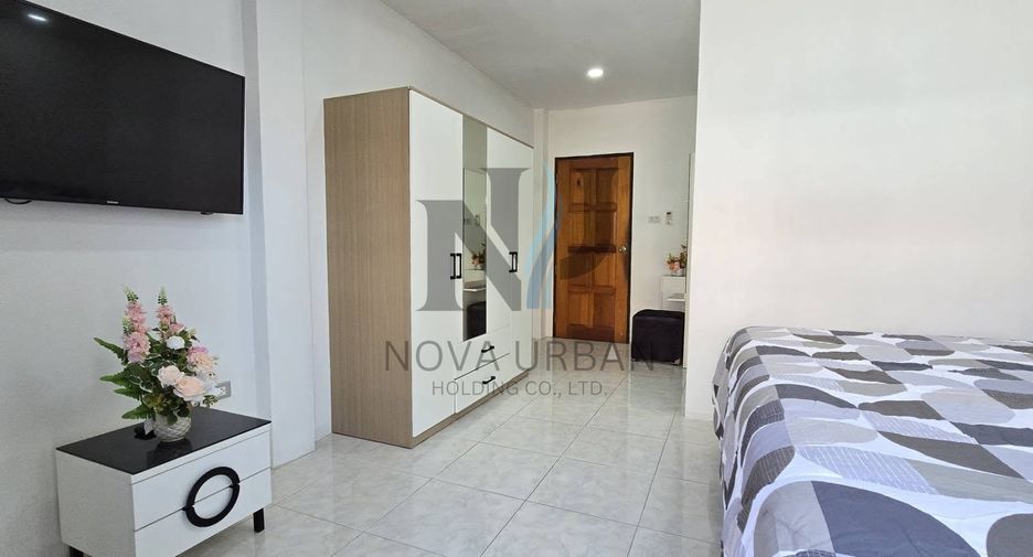 Reihenhaus zur Miete mit 4 Zimmer in Bang Lamung, Chonburi