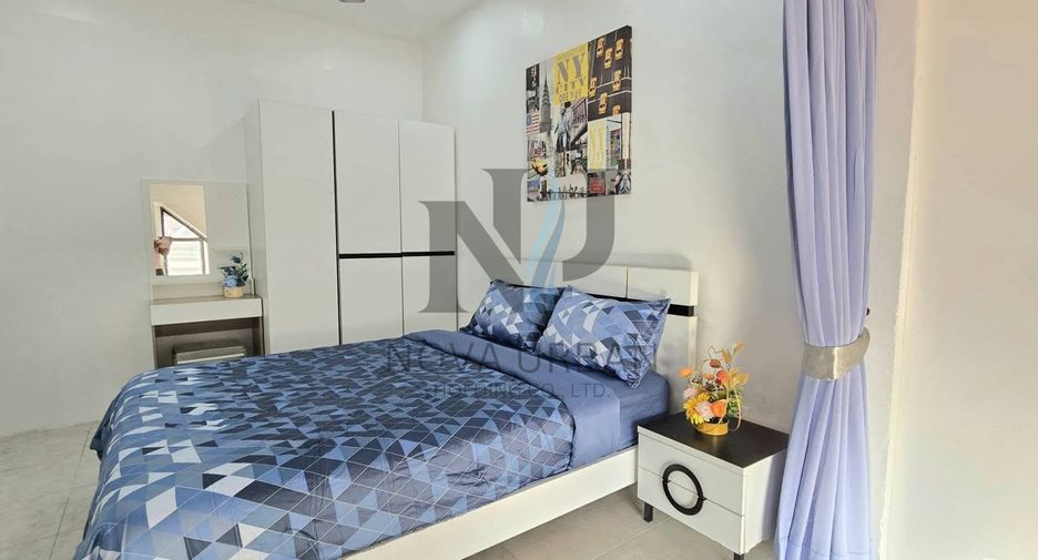 Reihenhaus zur Miete mit 4 Zimmer in Bang Lamung, Chonburi
