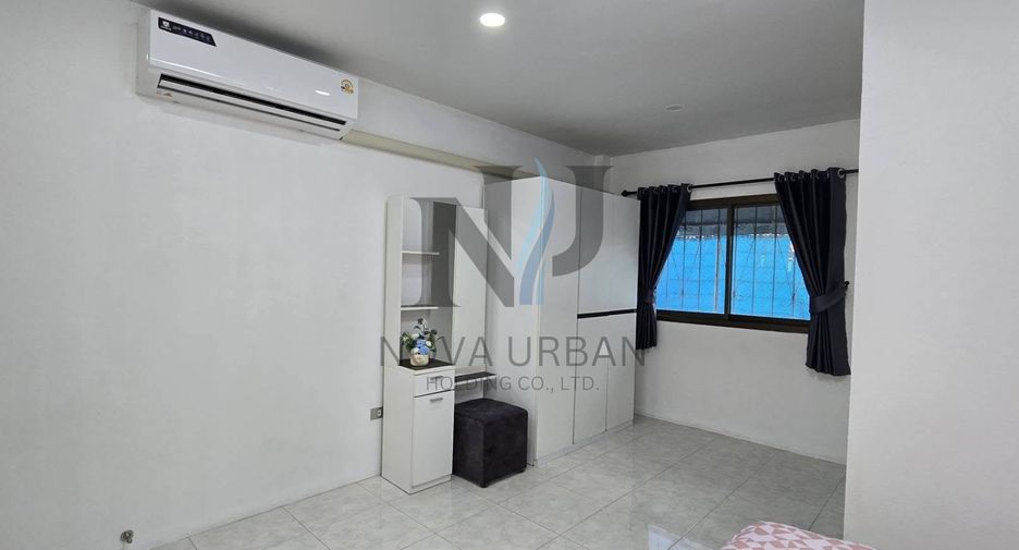 Reihenhaus zur Miete mit 4 Zimmer in Bang Lamung, Chonburi