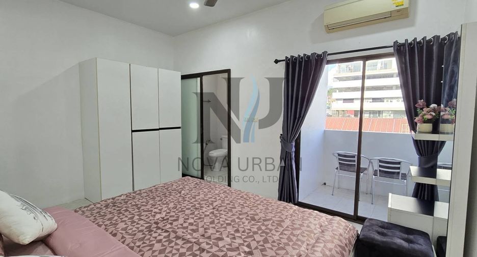 Reihenhaus zur Miete mit 4 Zimmer in Bang Lamung, Chonburi