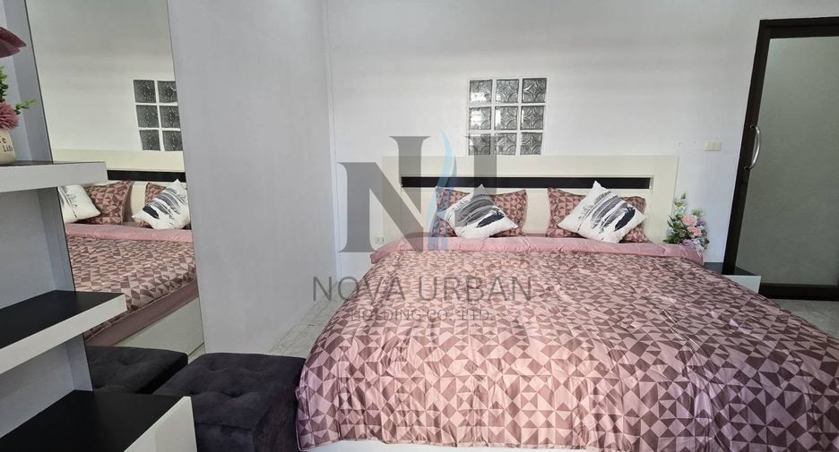 Reihenhaus zur Miete mit 4 Zimmer in Bang Lamung, Chonburi