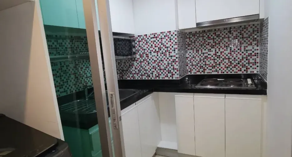 Condo en alquiler de 3 habitaciones en Huai Khwang, Bangkok