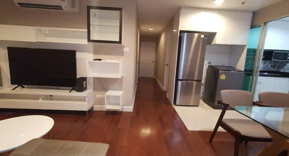 Condo en alquiler de 3 habitaciones en Huai Khwang, Bangkok