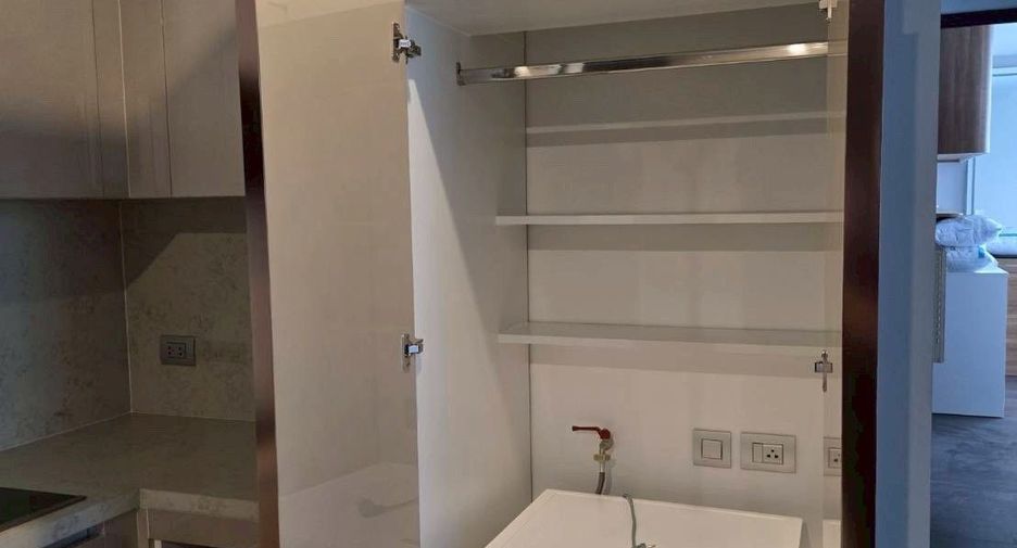 For sale 2 bedrooms condo in Khlong Toei, Bangkok