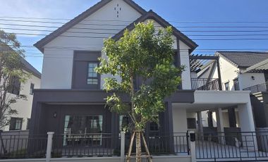 Casa en alquiler de 4 habitaciones en Bang Phli, Samut Prakan