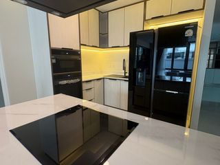 For rent 4 bedrooms townhouse in Watthana, Bangkok