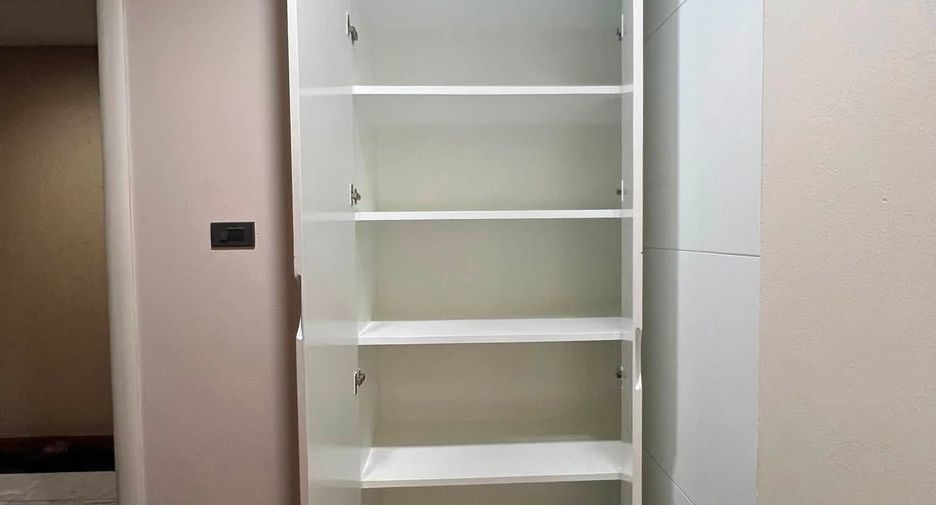 For rent 3 bedrooms condo in Phaya Thai, Bangkok