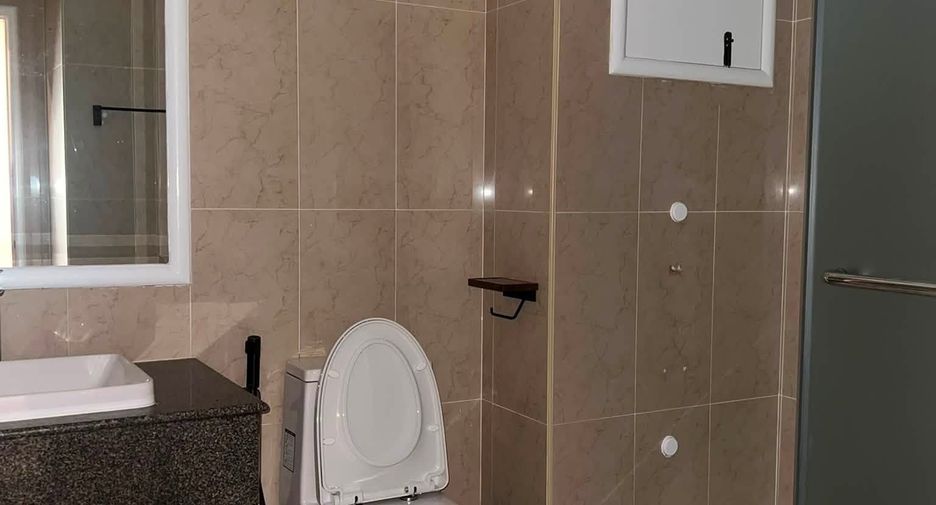 For rent 3 bedrooms condo in Phaya Thai, Bangkok