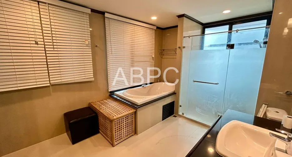 À louer 2 chambres condo à Bang Lamung, Chonburi