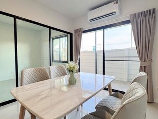For rent 3 bedrooms townhouse in Lat Krabang, Bangkok