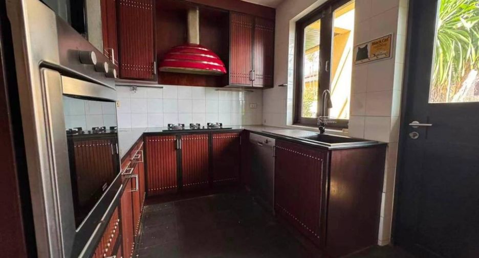 For sale 3 bedrooms house in Huay Yai, Pattaya