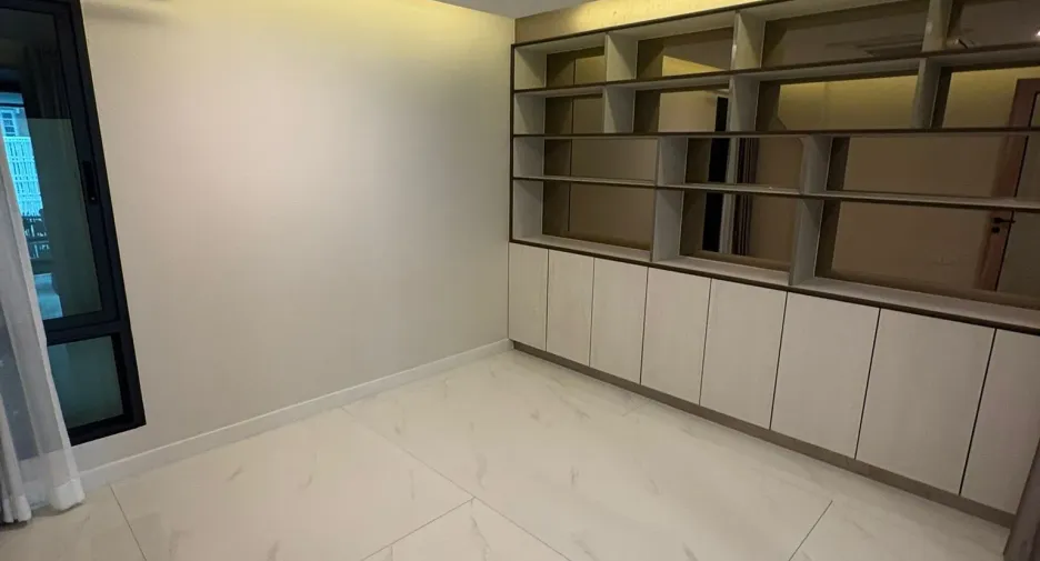 For rent 4 bedrooms townhouse in Watthana, Bangkok