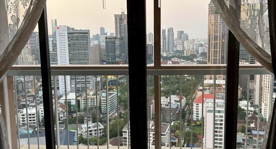 Condo en alquiler de 1 habitaciones en Khlong Toei, Bangkok