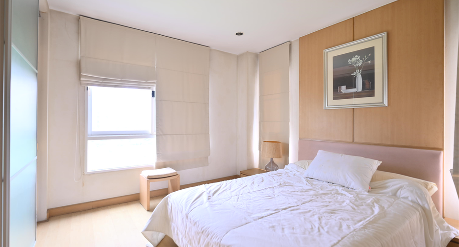 For sale 2 bedrooms condo in Watthana, Bangkok