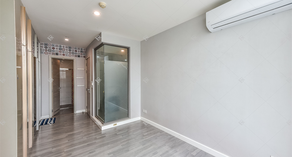 For sale 1 bed condo in Sathon, Bangkok