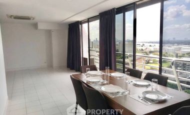 For rent 3 bedrooms condo in Khlong Toei, Bangkok