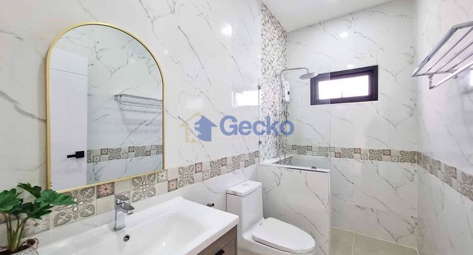Haus zur Miete mit 3 Zimmer in Bang Lamung, Chonburi