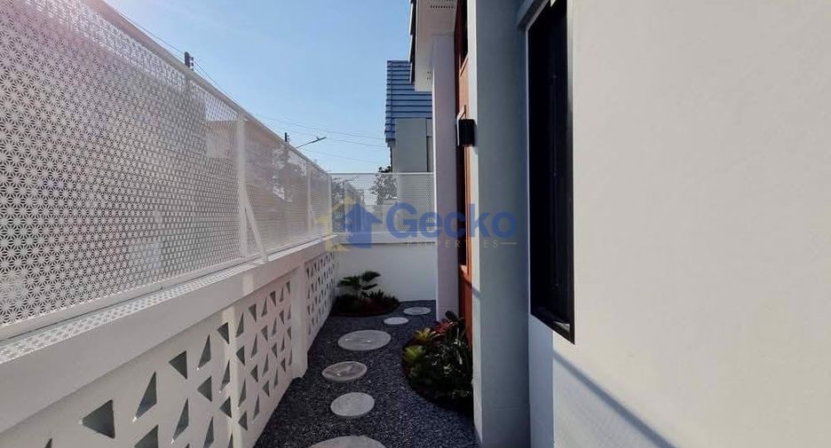 Haus zur Miete mit 3 Zimmer in Bang Lamung, Chonburi