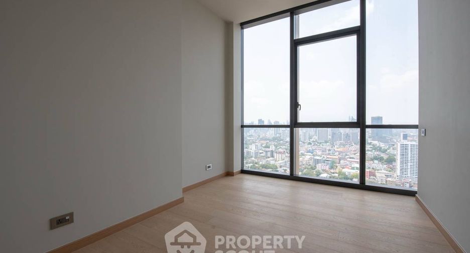For rent 3 bedrooms condo in Watthana, Bangkok