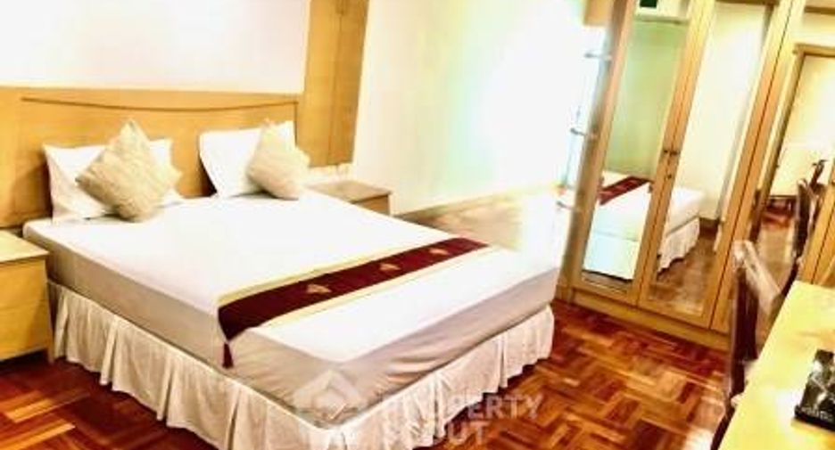 For rent 4 bedrooms apartment in Khlong Toei, Bangkok