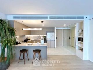 For rent 3 bedrooms condo in Huai Khwang, Bangkok