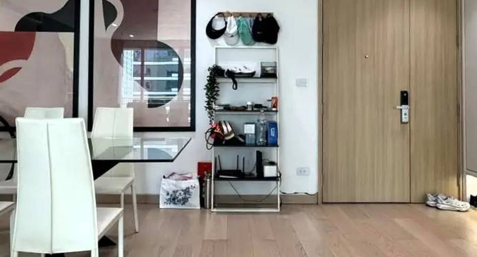 For rent 2 bedrooms condo in Bang Rak, Bangkok