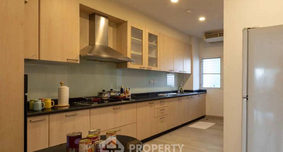 Apartment zur Miete mit 3 Zimmer in Watthana, Bangkok