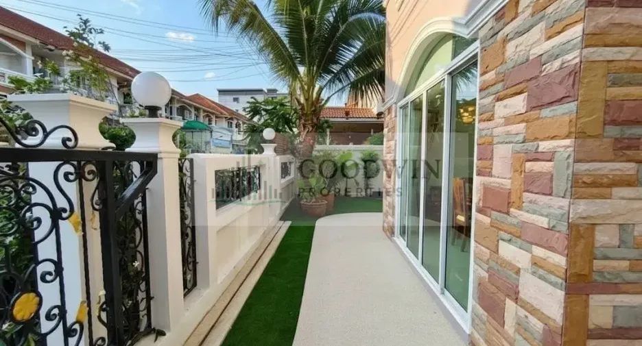 For rent and for sale 3 bedrooms house in Bang Lamung, Chonburi