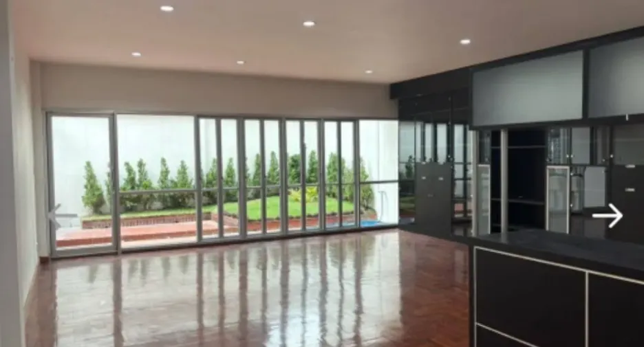 Casa adosada en venta y en alquiler de 5 habitaciones en Pathum Wan, Bangkok