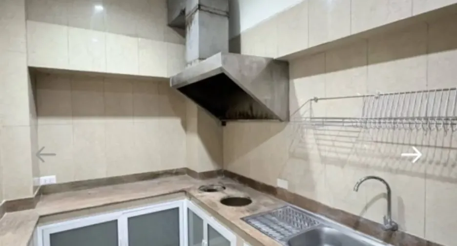 Casa adosada en venta y en alquiler de 5 habitaciones en Pathum Wan, Bangkok