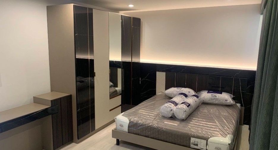 Casa en alquiler de 5 habitaciones en Lat Phrao, Bangkok