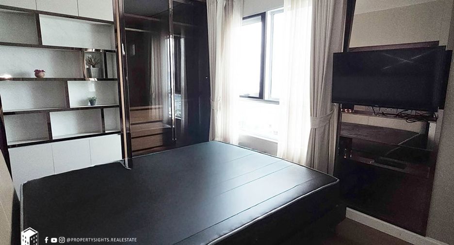 À louer 3 chambres condo à Huai Khwang, Bangkok