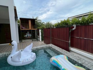 Villa en alquiler de 2 habitaciones en Mueang Krabi, Krabi