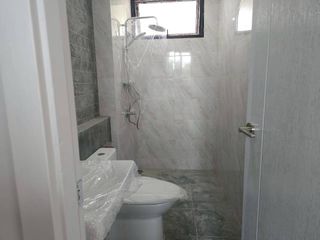 À vendre et à louer 3 chambres maison à Bang Khun Thian, Bangkok