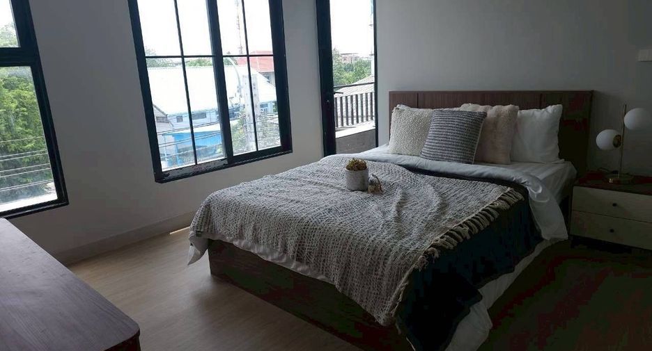 À vendre et à louer 3 chambres maison à Bang Khun Thian, Bangkok