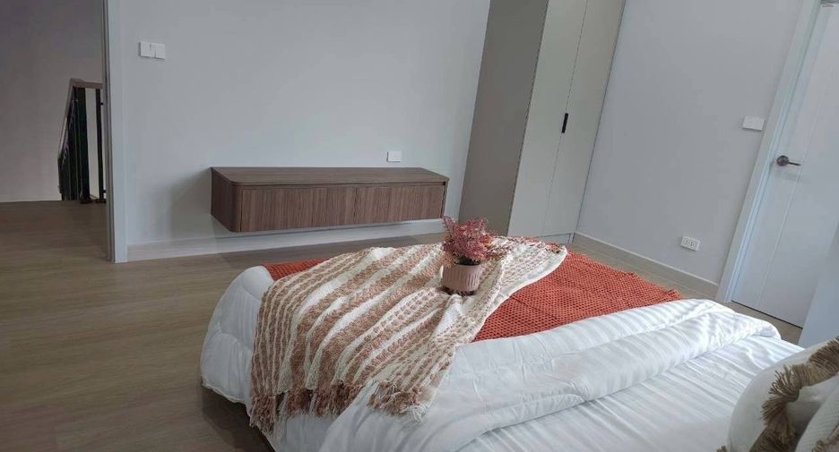 À vendre et à louer 3 chambres maison à Bang Khun Thian, Bangkok