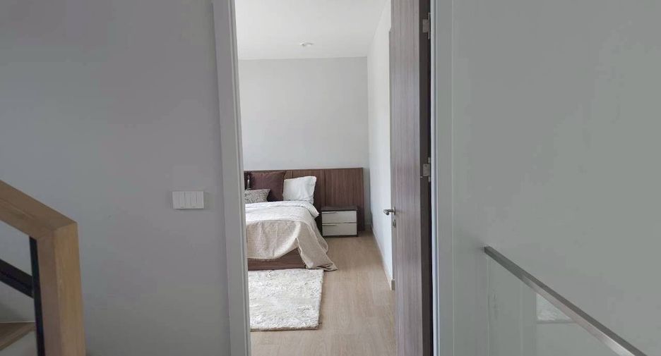 À vendre et à louer 3 chambres maison à Bang Khun Thian, Bangkok