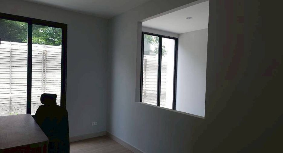 À vendre et à louer 3 chambres maison à Bang Khun Thian, Bangkok