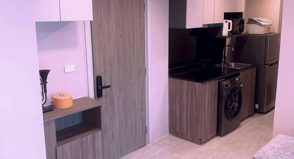 Condo en alquiler de 2 habitaciones en Huai Khwang, Bangkok