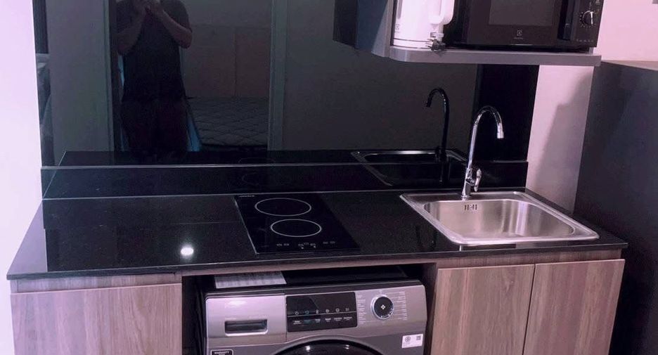 Condo en alquiler de 2 habitaciones en Huai Khwang, Bangkok