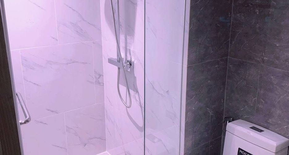 Condo en alquiler de 2 habitaciones en Huai Khwang, Bangkok