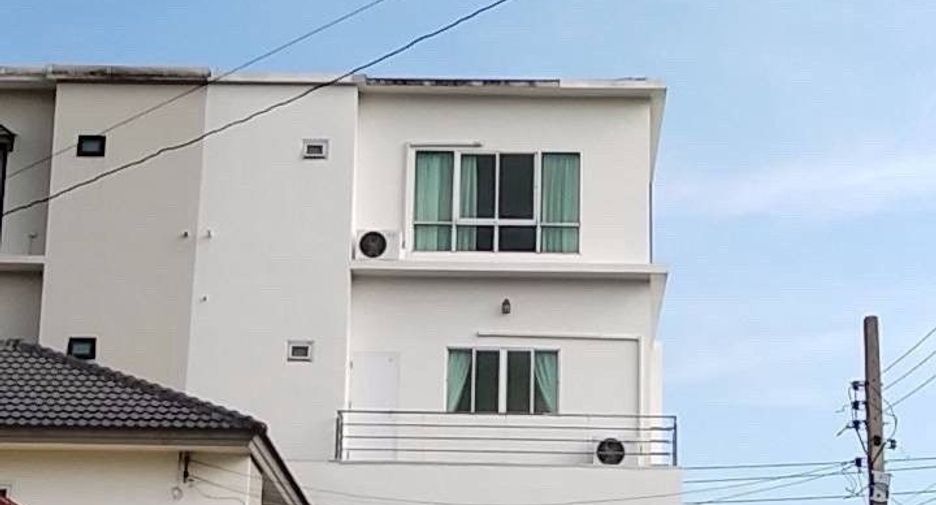 Casa en alquiler de 2 habitaciones en Lat Phrao, Bangkok