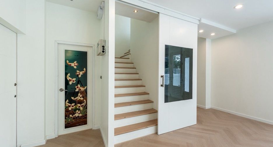 Casa en alquiler de 2 habitaciones en Lat Phrao, Bangkok