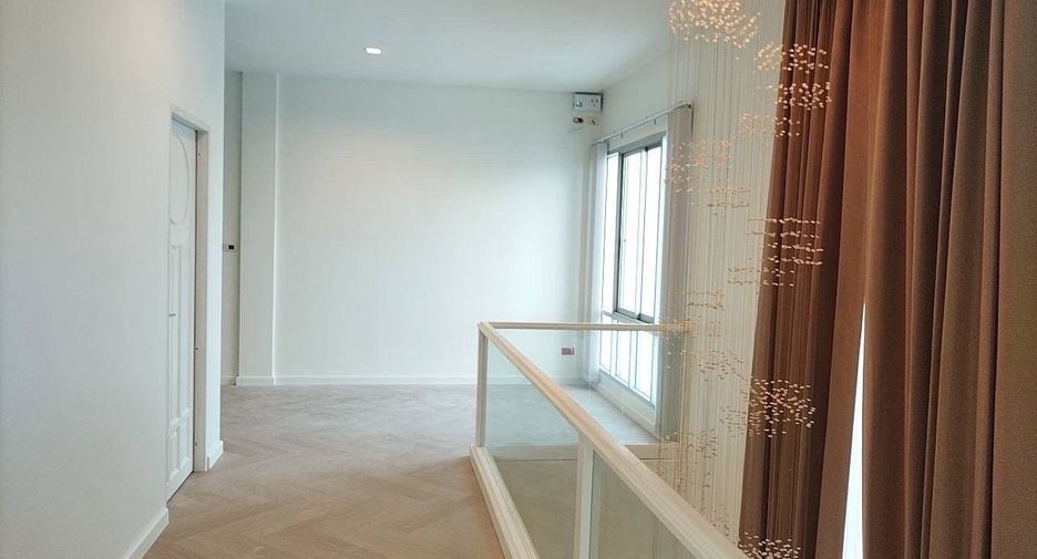 Casa en alquiler de 2 habitaciones en Lat Phrao, Bangkok