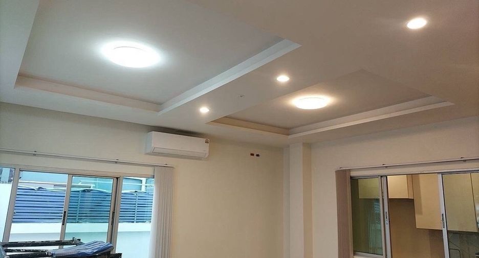 Casa en alquiler de 2 habitaciones en Lat Phrao, Bangkok