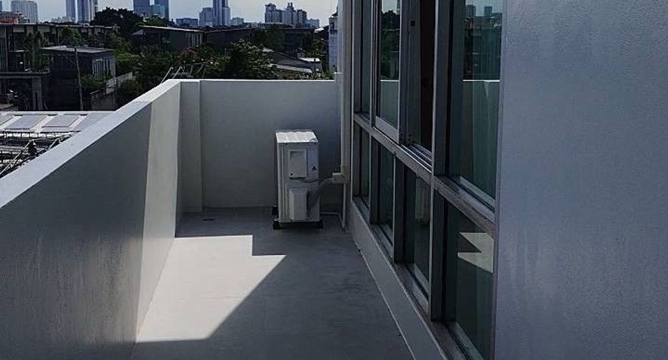 Casa en alquiler de 2 habitaciones en Lat Phrao, Bangkok