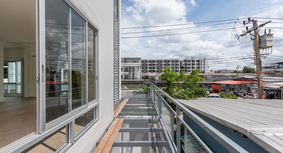 Casa en alquiler de 2 habitaciones en Lat Phrao, Bangkok