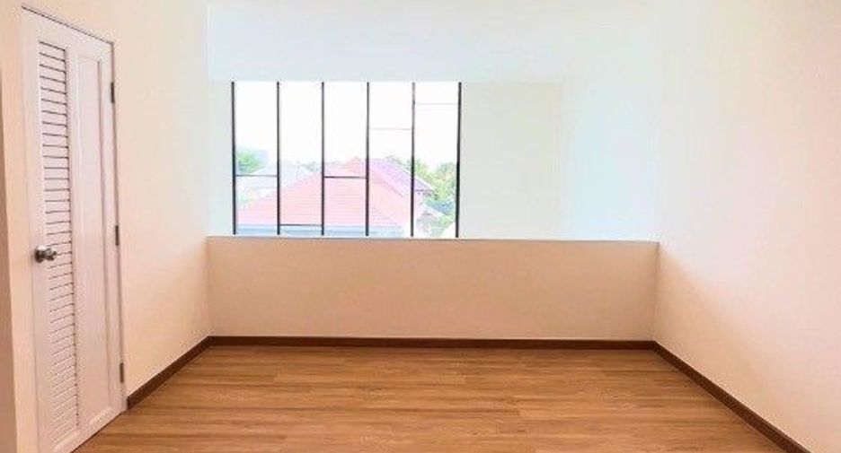 Casa en alquiler de 2 habitaciones en Lat Phrao, Bangkok