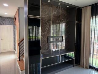 For sale 4 ベッドルーム townhouse in Bang Khae, Bangkok