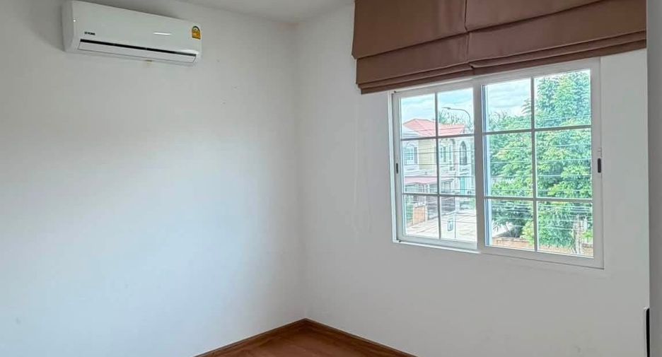 For sale 4 ベッドルーム townhouse in Bang Khae, Bangkok